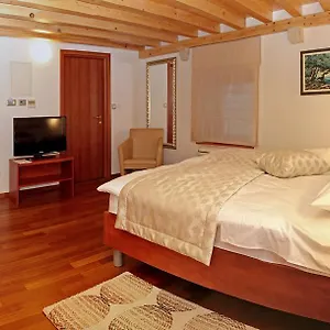 Monika 4* Trogir